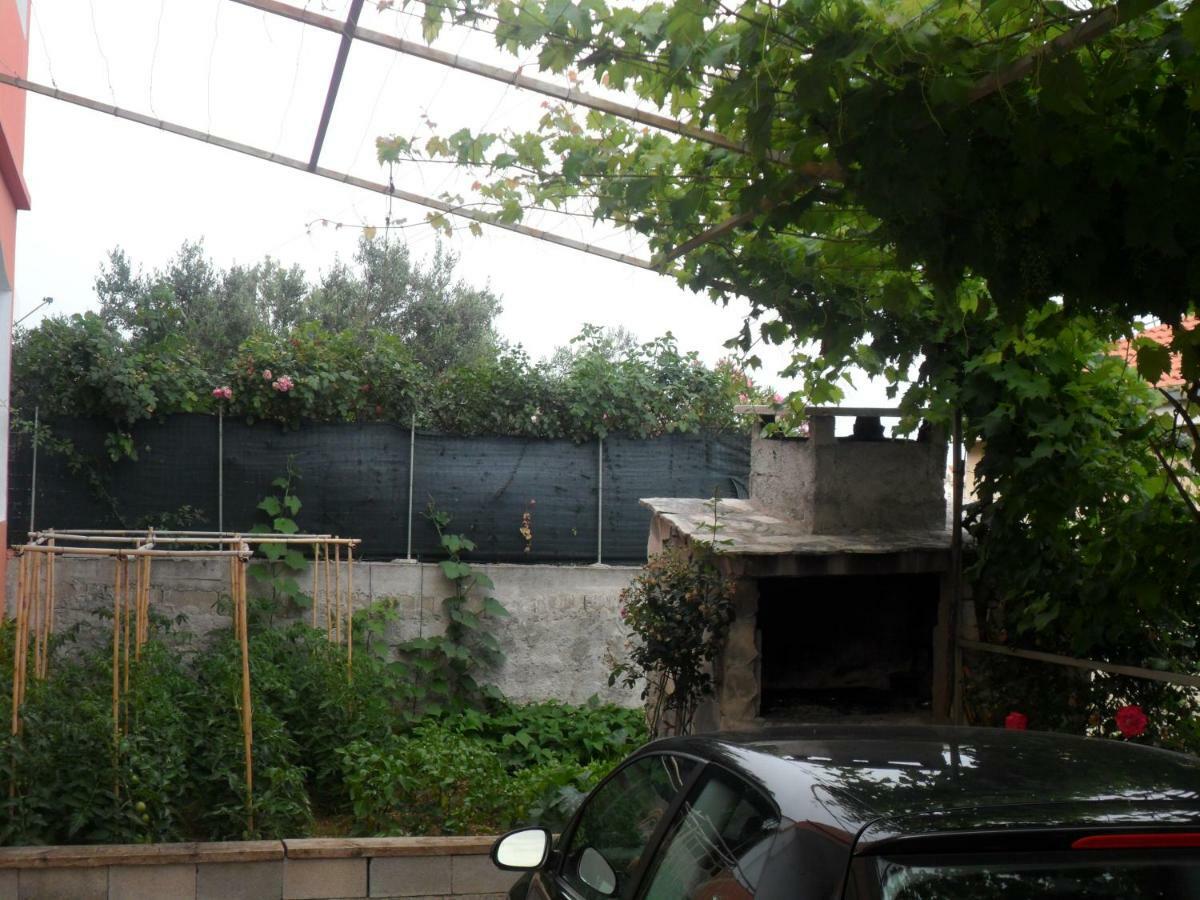 Apartments Valjan Trogir Exterior foto